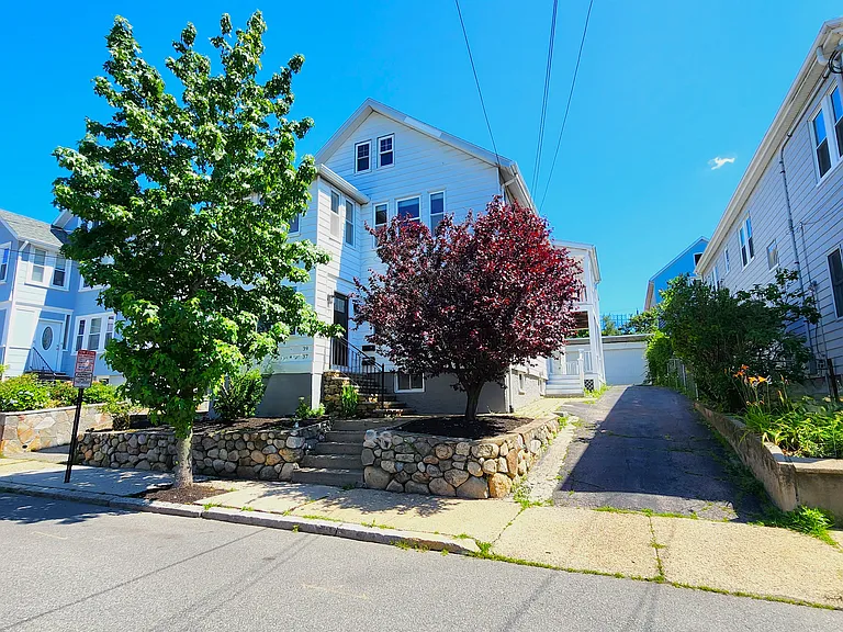 39 Puritan Rd — Photo 17