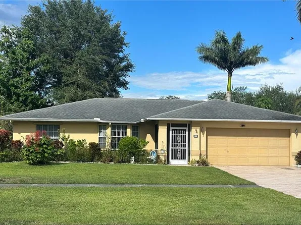 3160 Valencia DR, NAPLES, FL 34120