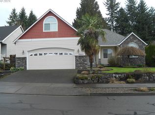 16400 Wayne Dr, Oregon City, OR