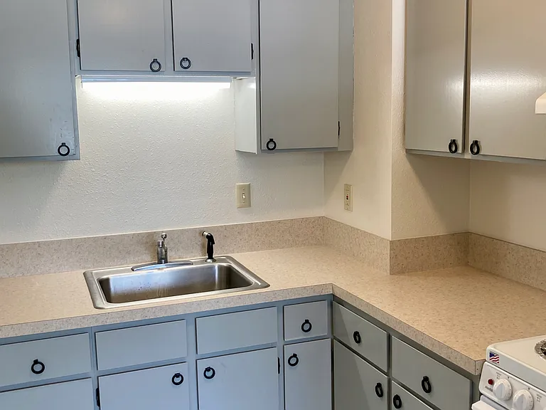 807 Peninsula Ave #1 — Photo 5