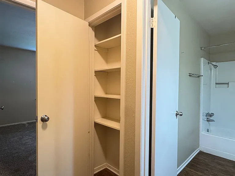8414 Cambridge Rd #C07 — Photo 11