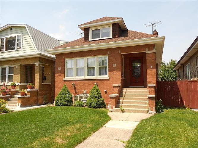 1st image of 4552 W Wrightwood Ave