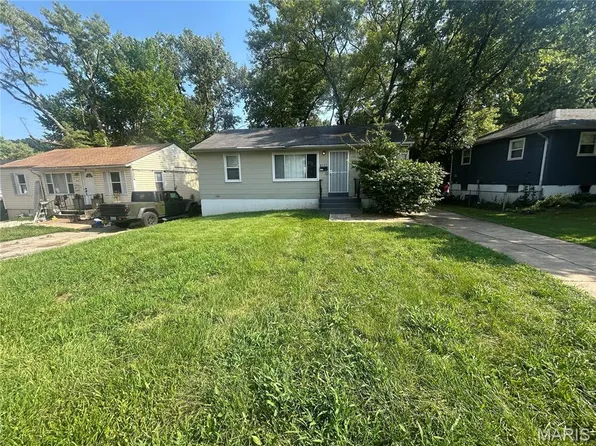 8532 Jenny Dr, Saint Louis, MO 63121