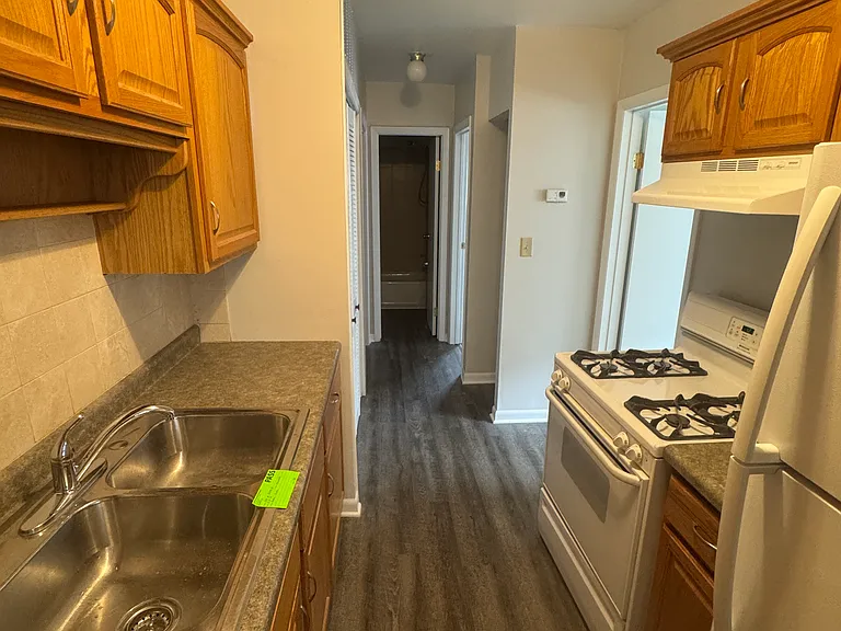 1147-49 N Elmer St #2 — Photo 3