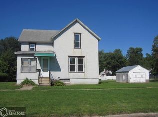 1819 3rd St, Perry, IA 50220