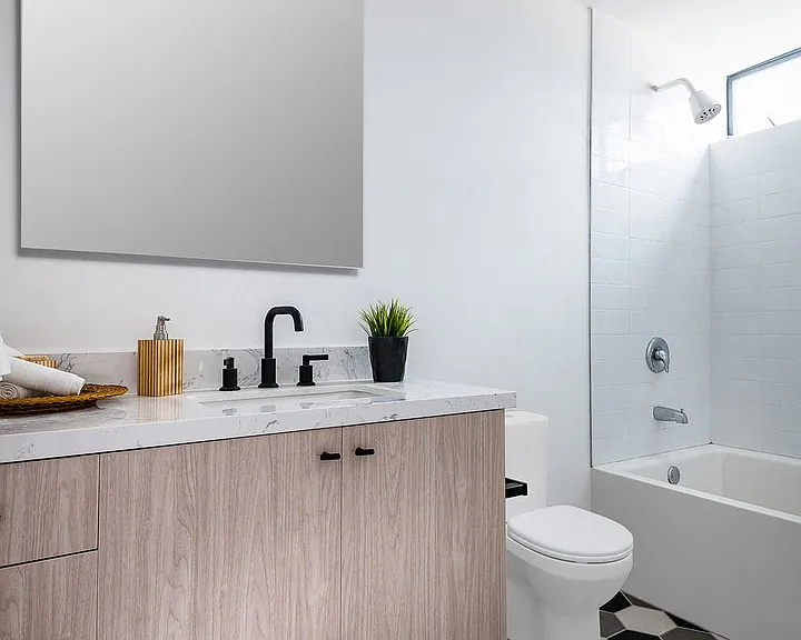 The Lex @ 4522 Lexington — Photo 16