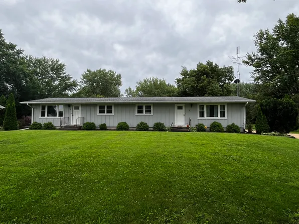 15 E Bluff St #19, Amboy, IL 61310