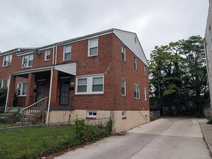 3 bed, 2.0 bath, $3,000 — Photo 3
