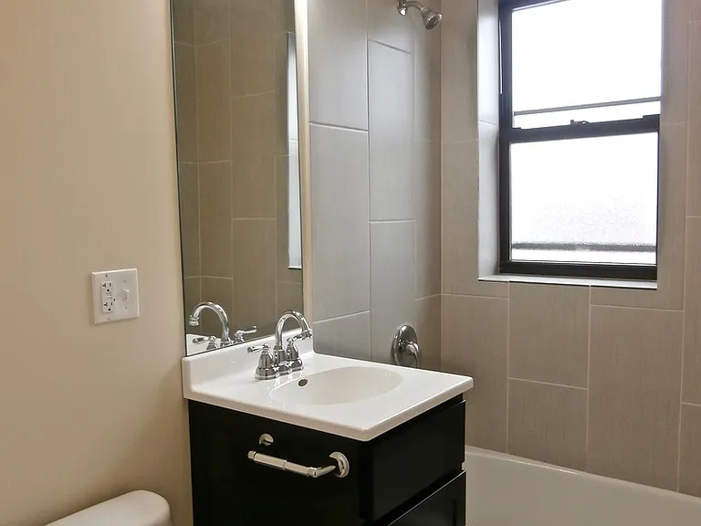 3119 W Lawrence Ave #3 — Photo 4