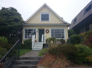 1516 46th Ave SW, Seattle, WA 98116