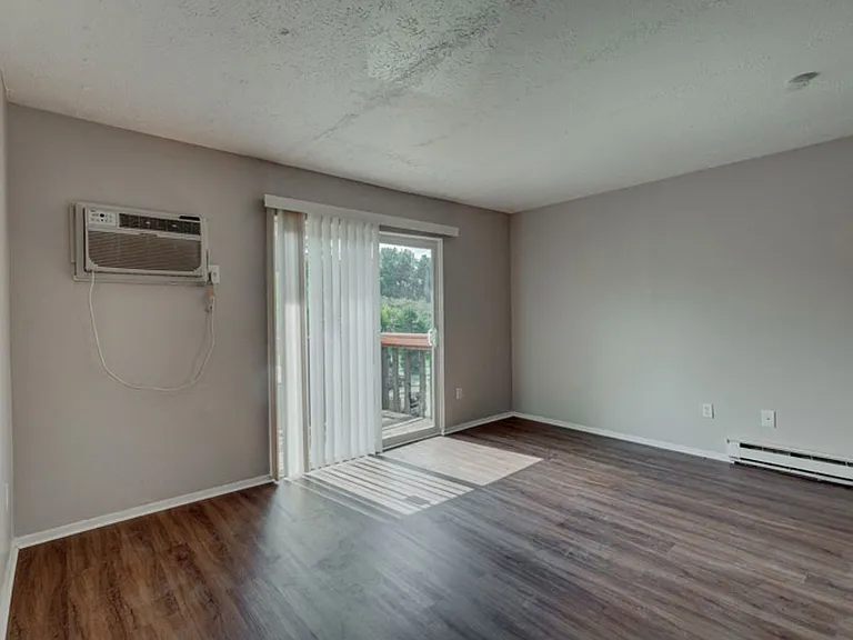 422 S Miami Ave — Photo 5