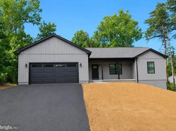 368 Cedar Hill Dr, Harpers Ferry, WV 25425