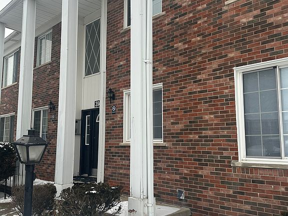 3rd image of 39477 Van Dyke Ave APT 708