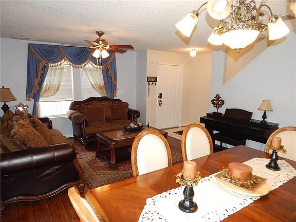 3rd image of 4511 Green Meadow Dr