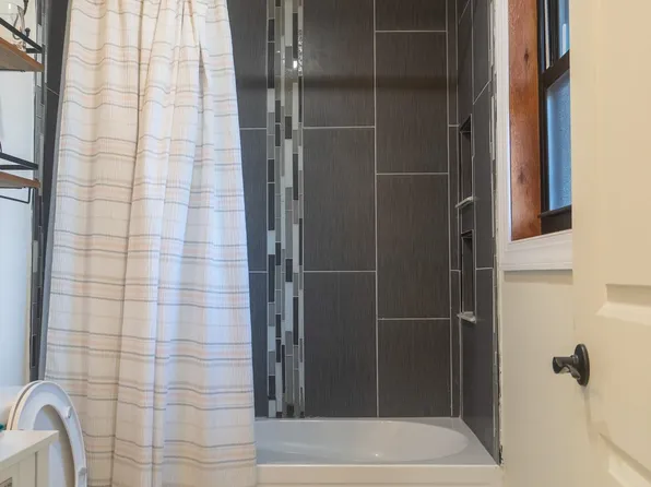 4 Highview Road image 3 of 20