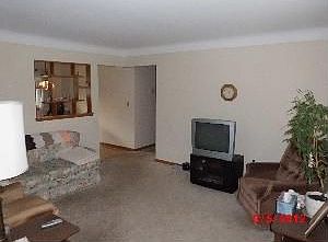 5th image of 15224 Paris St
