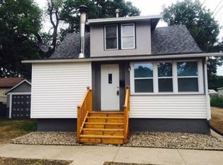 214 5th St NW, Minot, ND 58703