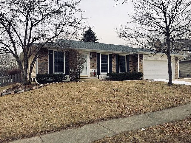 1st image of 220 Quincy Ln