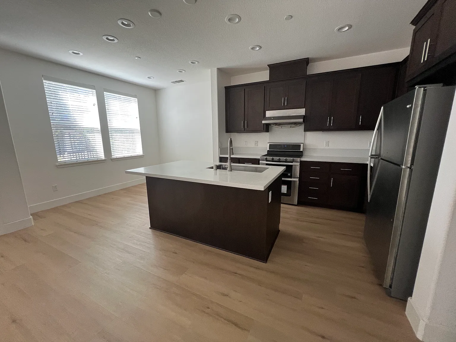 3555 Teeling Way — Photo 1