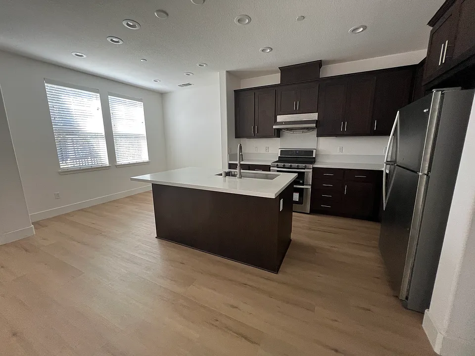 3555 Teeling Way