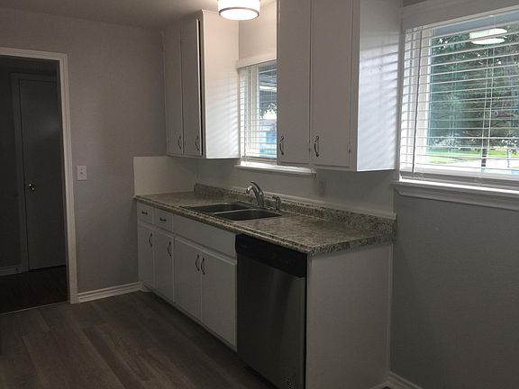 4th image of 890 Carolina Dr