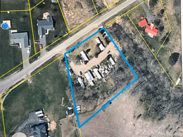 18 Hometown Park Ln, Massena, NY 13662