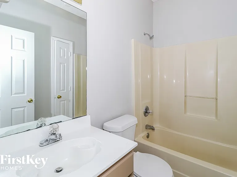 1139 Brady Hollow Ln — Photo 11