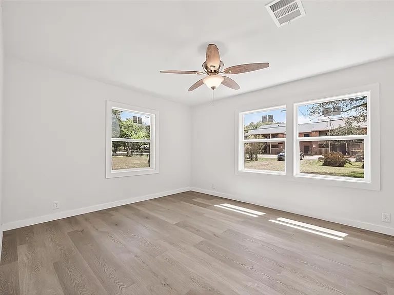 815 Brooks Ave — Photo 33