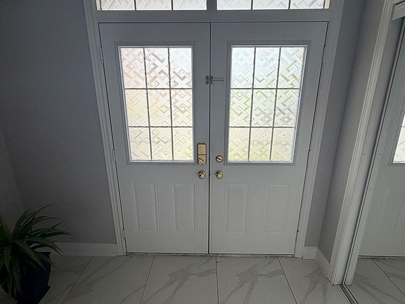 3rd image of 79 Templehill Rd