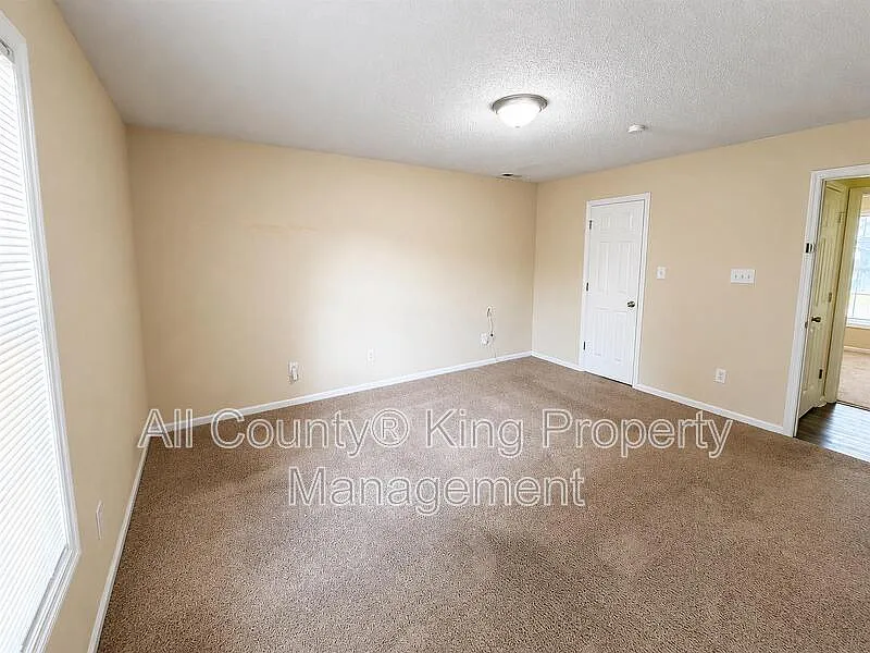3832 Softwind Ln