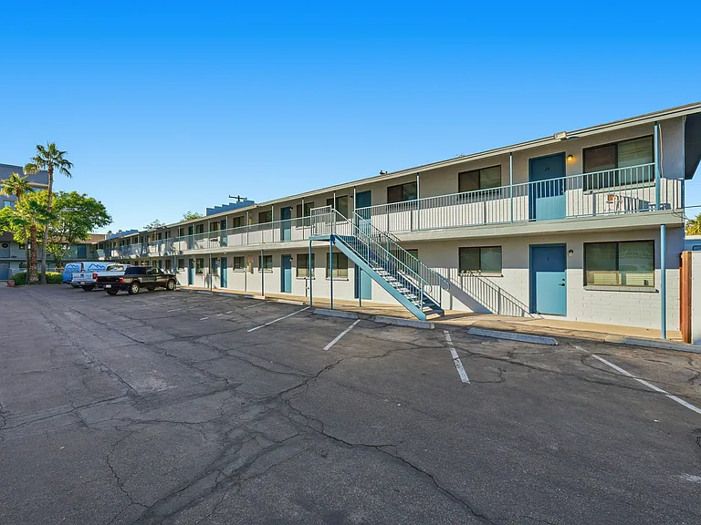 1827 E Lemon St #11 — Photo 14