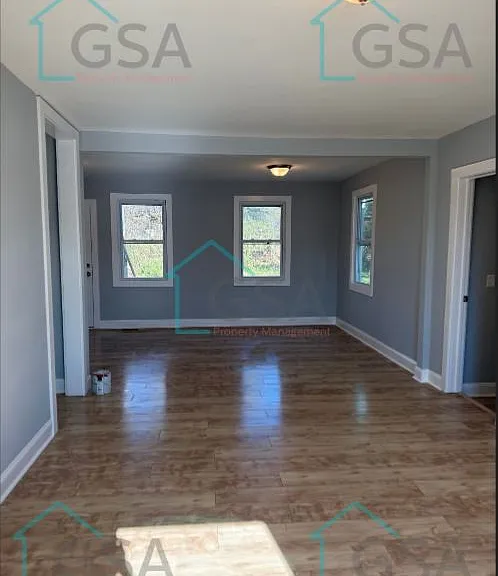 694 Saxon Ave — Photo 13