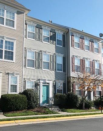 2nd image of 21766 Dragons Green Sq
