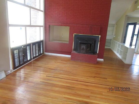3rd image of 1144 Benjamin Ave