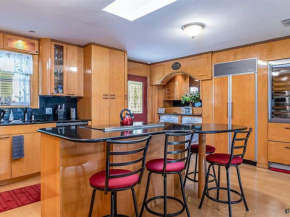 5th image of 17128 Clearwater Dr