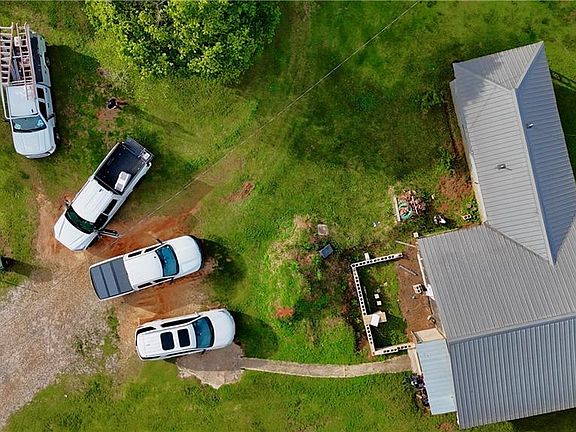 3rd image of 4905 Hudson Rd