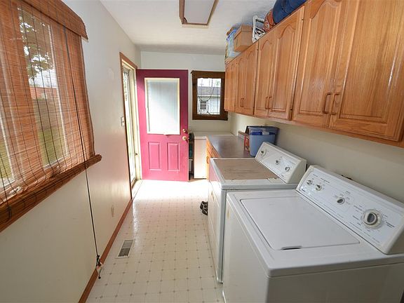5th image of 420 E North St