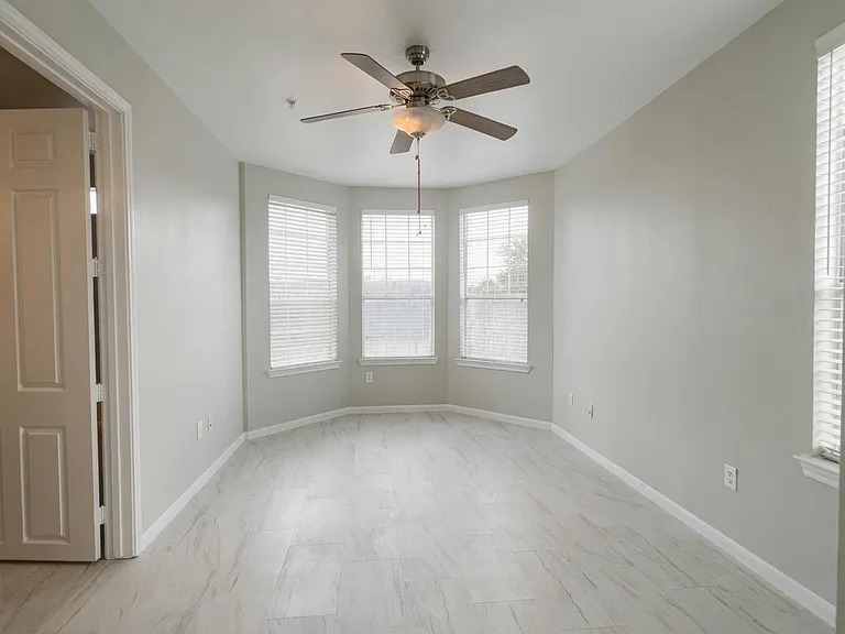 7575 Kirby Dr #2214 — Photo 13