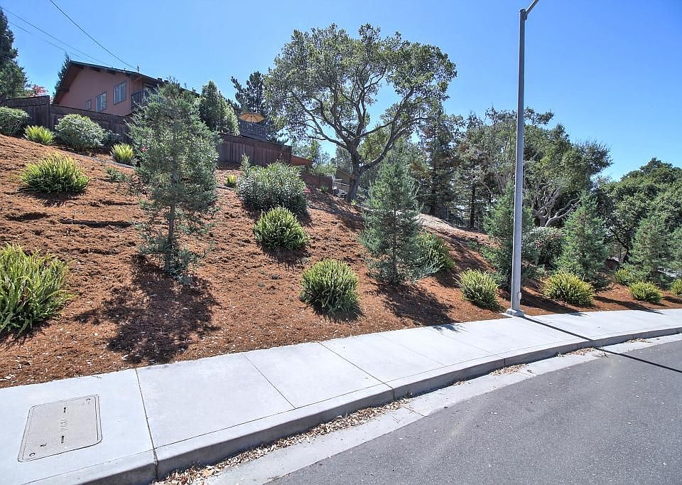 1st image of 3241 Jelincic Dr