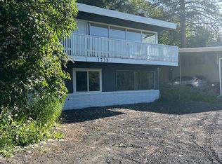 1735 NE Valley Rd, Pullman, WA 99163