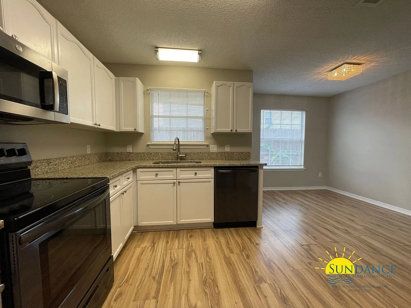 Centrally located and renovated Fort Walton Beach Home! — Photo 3