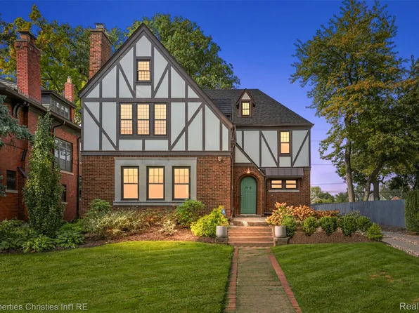 2915 Seminole St, Detroit, MI 48214