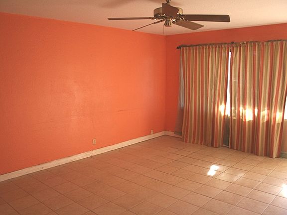 Living room - Picture 2