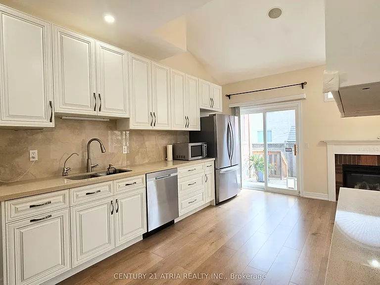 31 Cliveden Pl — Photo 13