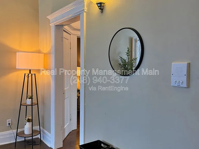 4425 John R. — Photo 16