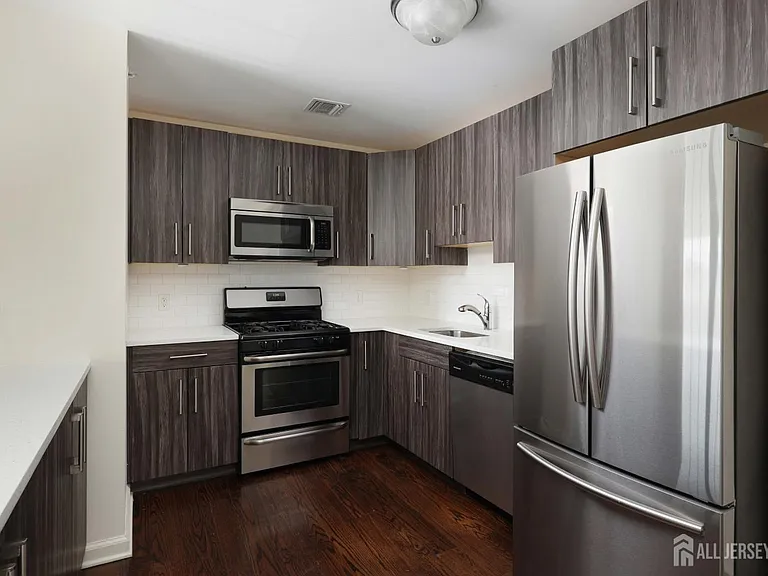1400 Saint George Ave #303 — Photo 13