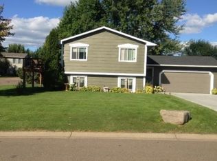 658 Liberty Heights Dr, Chaska, MN 55318