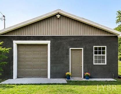 2nd image of 1311 English Tavern Rd