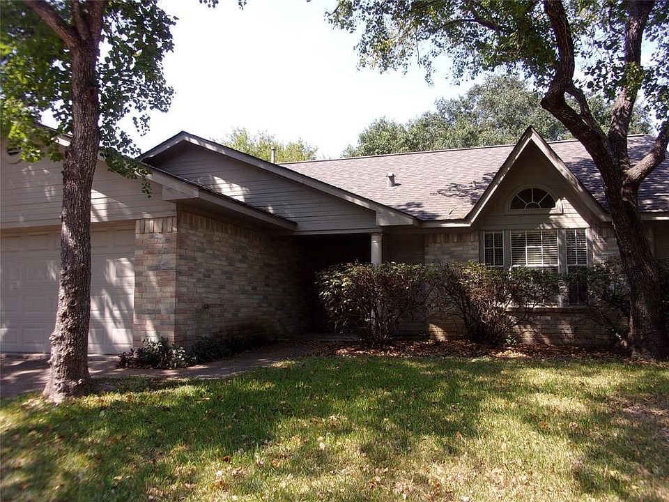 1st image of 22050 Rivermead Dr