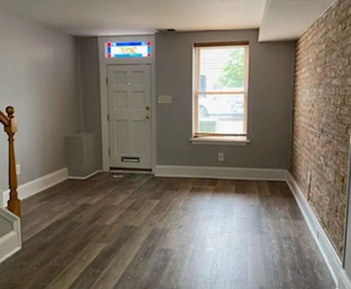 2400 Fleet St — Photo 4